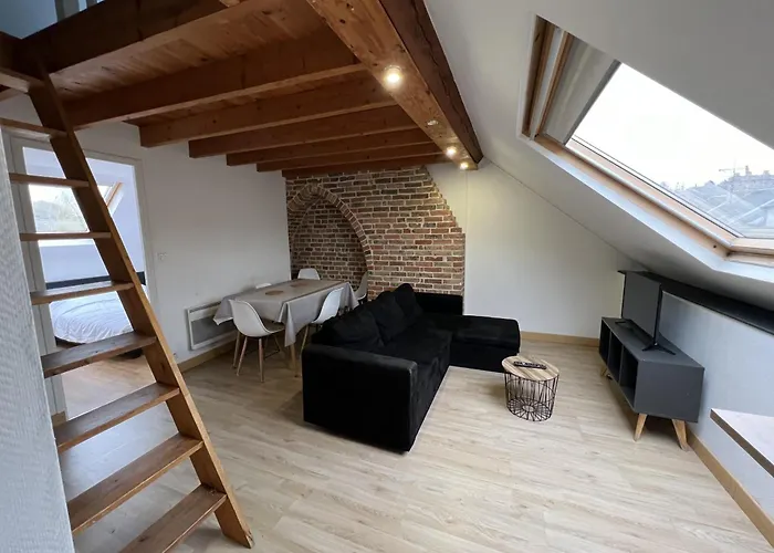 Amiens, Sous Les Toits 4-6 Pers
